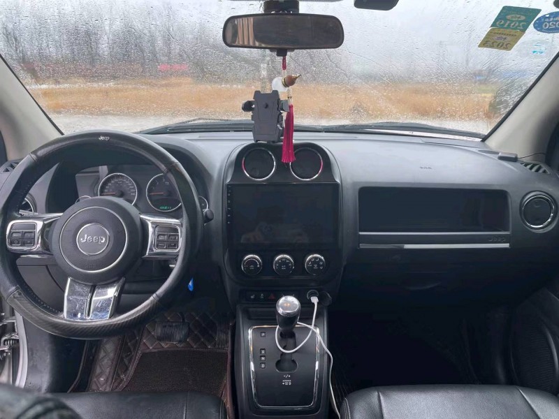 徐州12年Jeep指南者5