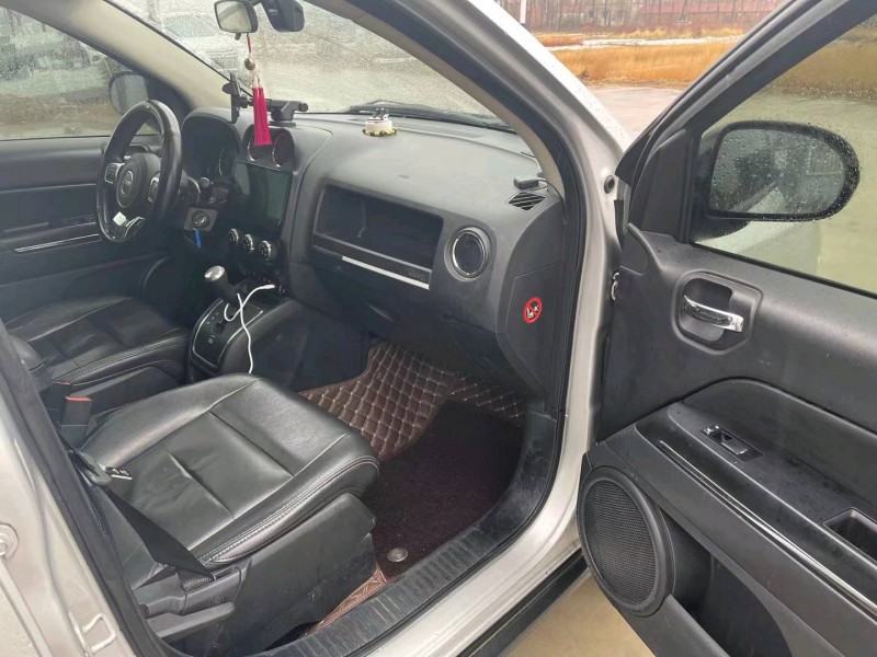 徐州12年Jeep指南者4