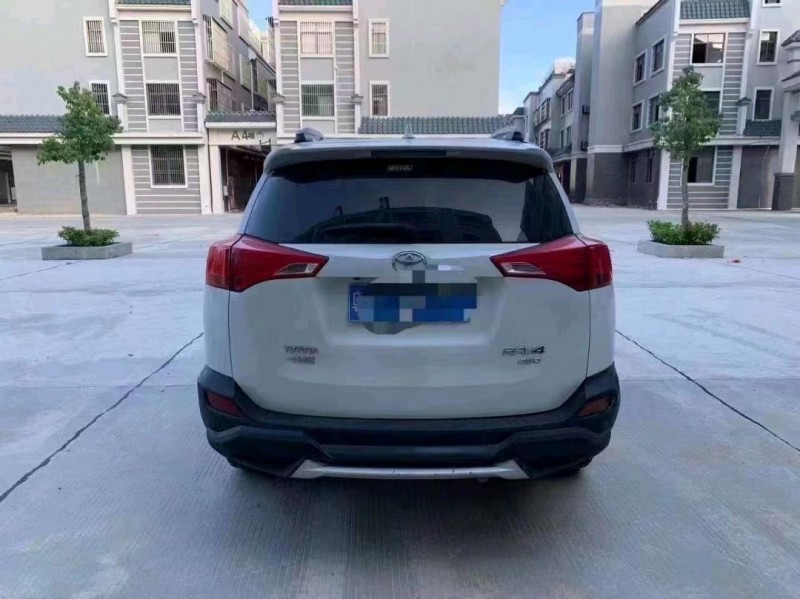 广州15年丰田RAV48