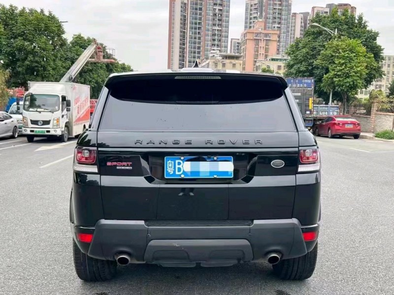 广州17年路虎揽胜运动8