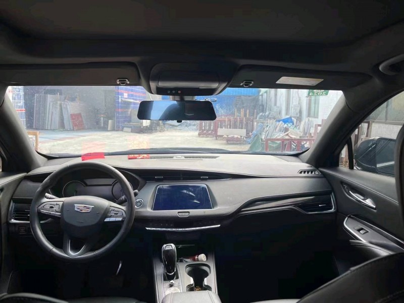 珠海20年凯迪拉克XT45