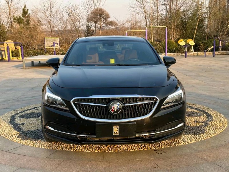 青岛18年别克君越9