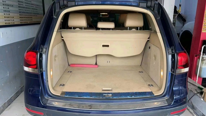 北京09年大众途锐1