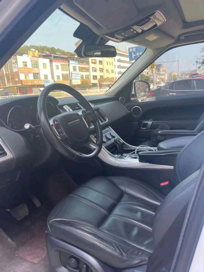 济宁17年路虎揽胜运动3