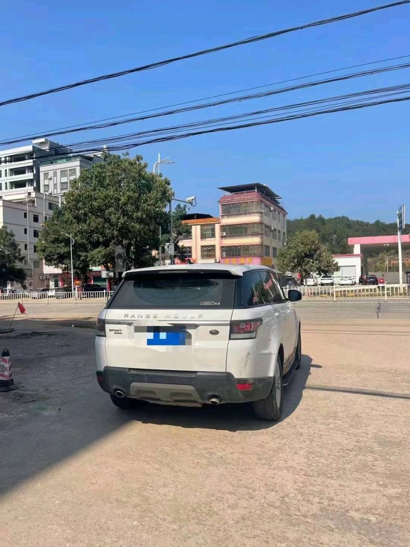 济宁17年路虎揽胜运动5