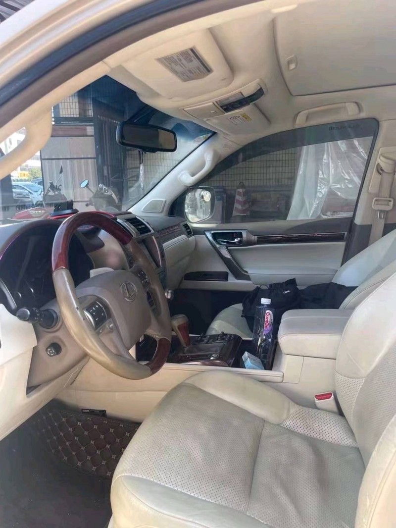 济宁12年雷克萨斯GX3
