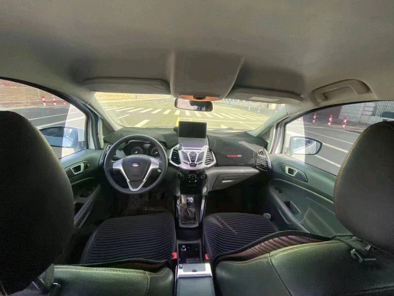 邯郸16年福特翼搏2