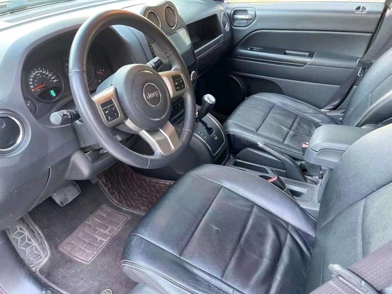 济宁13年Jeep指南者1