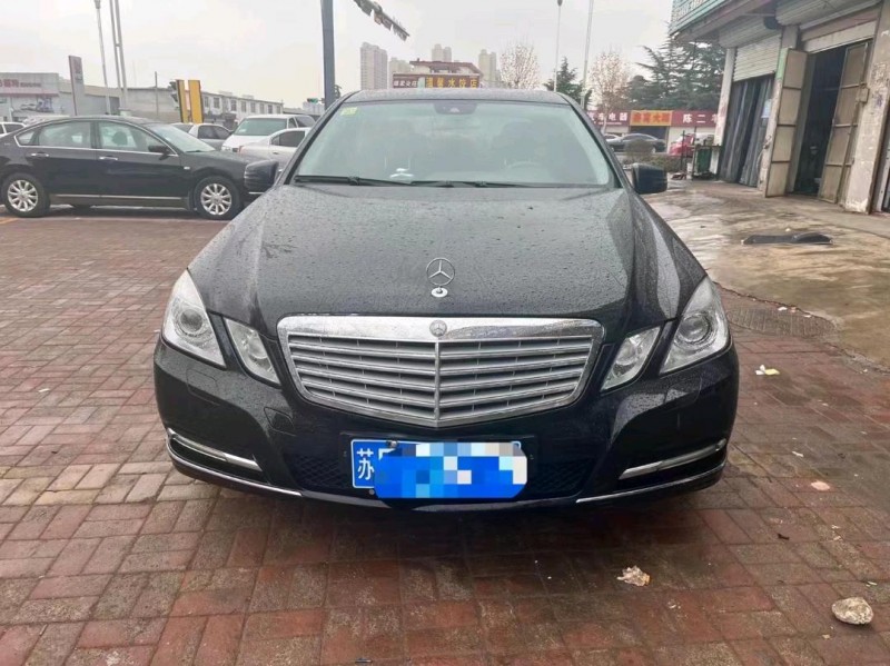 东营11年奔驰E8