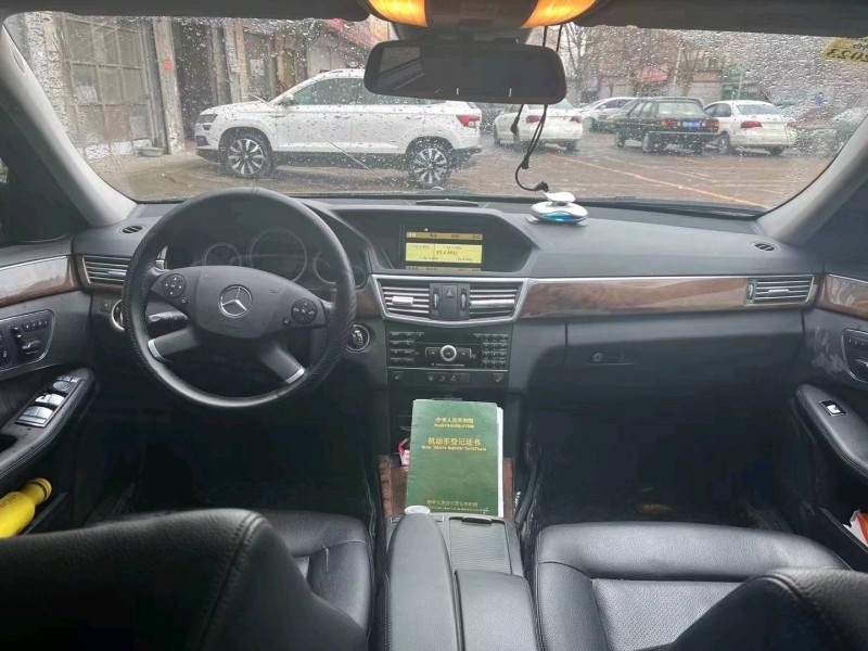 东营11年奔驰E5