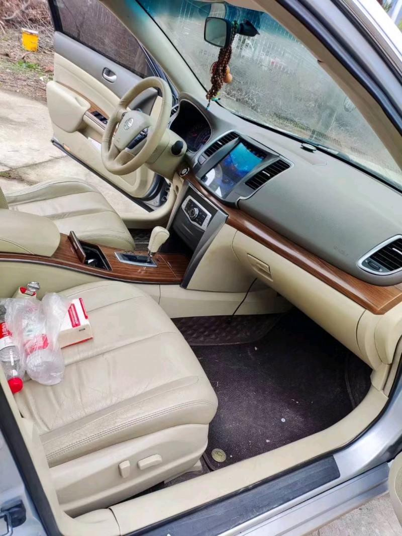 宜昌13年日产天籁8