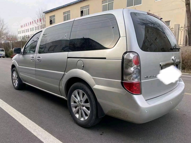 东营17年别克GL84