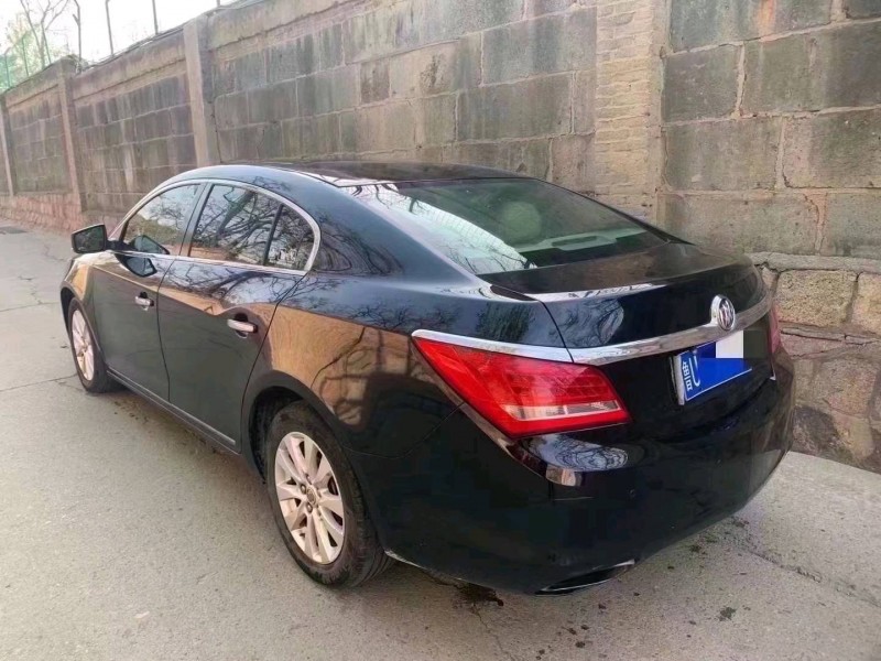 枣庄15年别克君越7