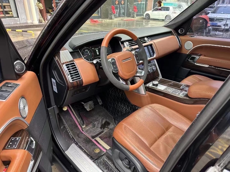 济宁17年路虎揽胜行政2