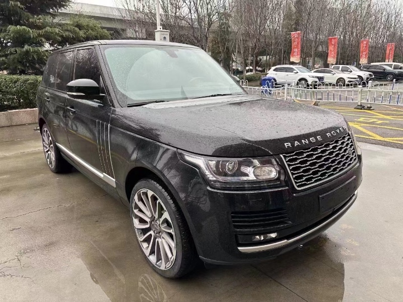 济宁17年路虎揽胜行政4