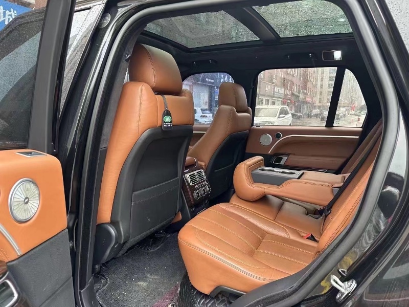 济宁17年路虎揽胜行政8