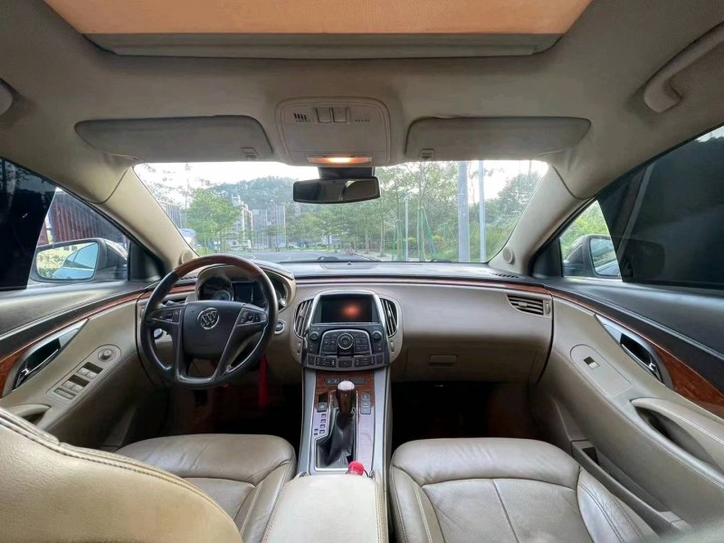 广州10年别克君越7