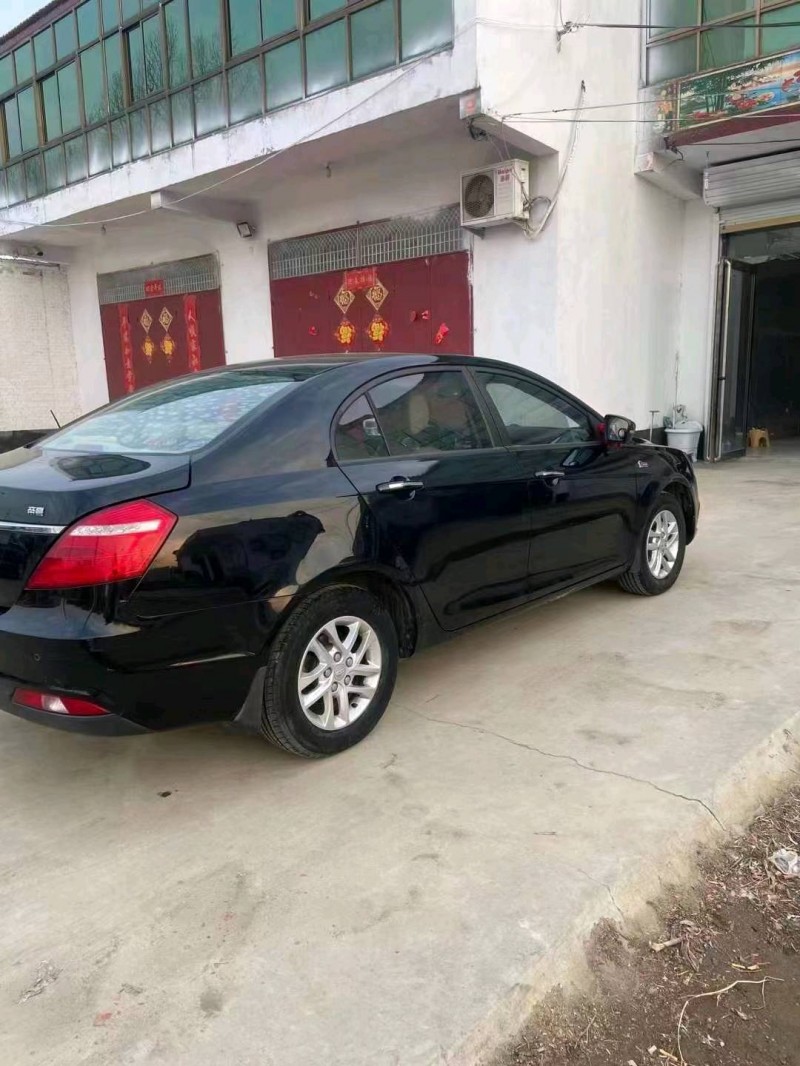 东营17年吉利帝豪5