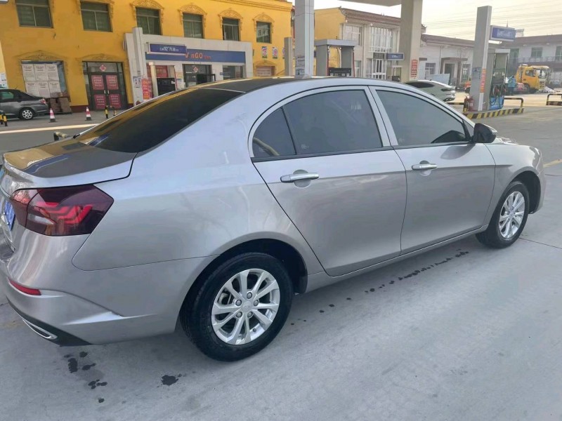 保定21年吉利帝豪5