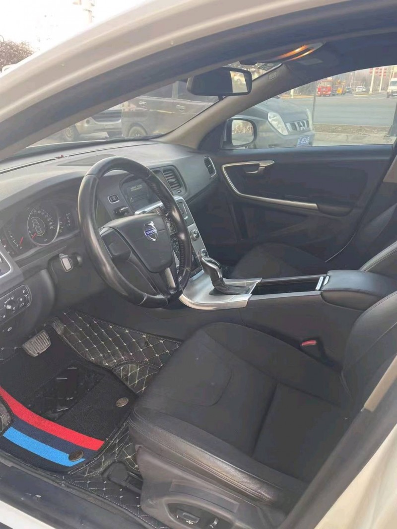 保定15年沃尔沃S60L4