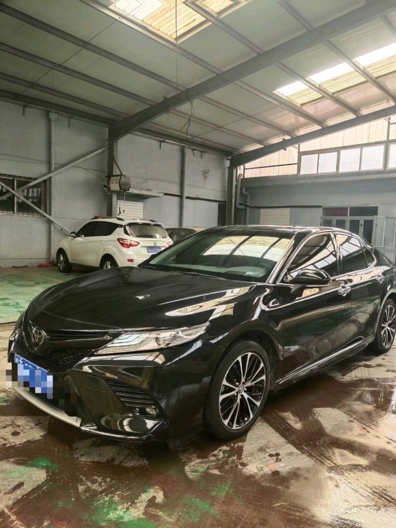 保定18年丰田凯美瑞3