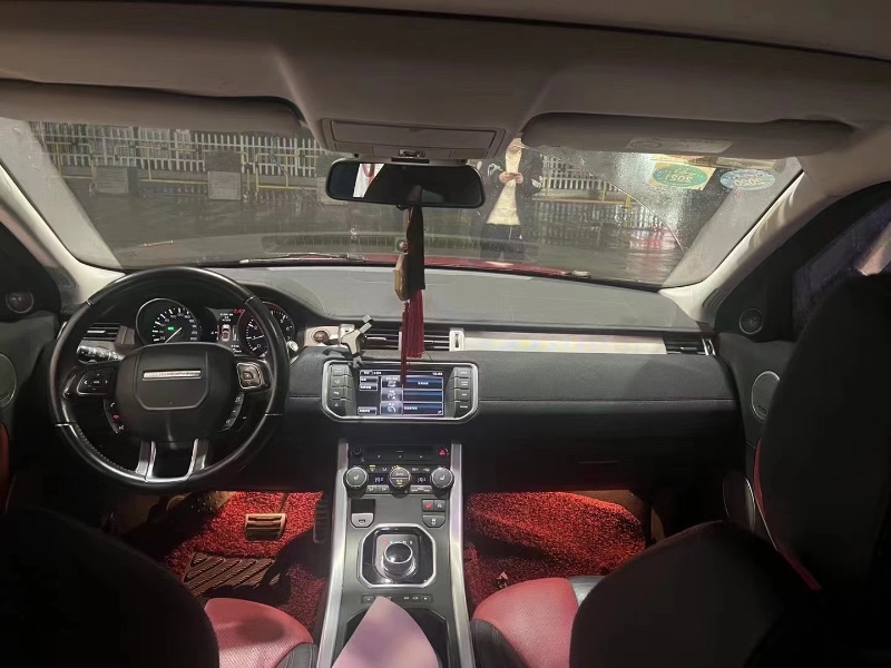 嘉兴14年路虎极光2