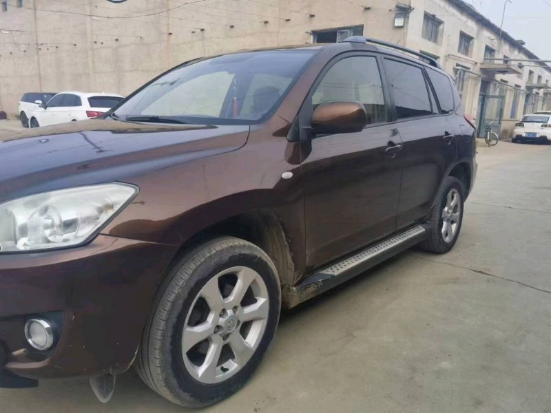 保定13年丰田RAV4荣放3