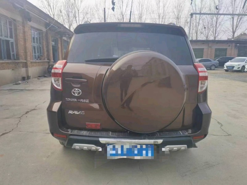 保定13年丰田RAV4荣放9