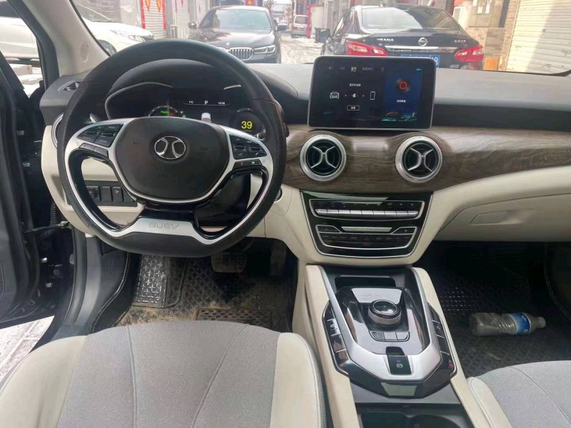 邯郸19年北汽新能源EU系列5