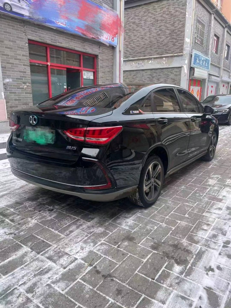 邯郸19年北汽新能源EU系列7