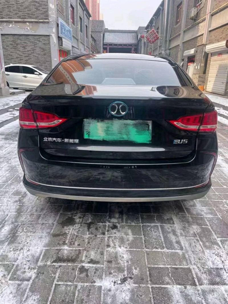 邯郸19年北汽新能源EU系列9