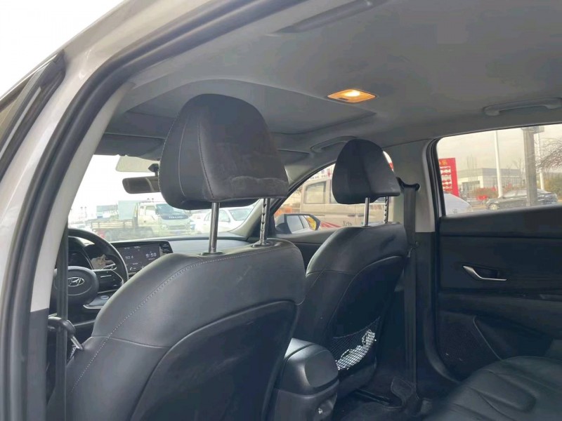 保定21年现代伊兰特8