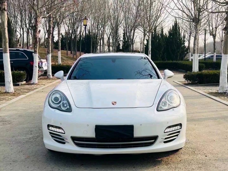 聊城14年保时捷帕拉梅拉9