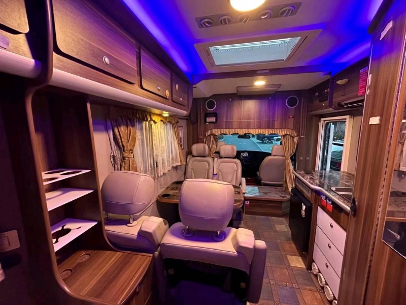 邯郸19年依维柯房车2