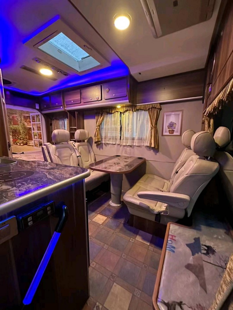 邯郸19年依维柯房车8