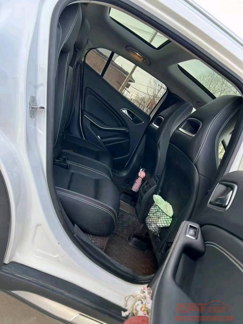 邯郸19年奔驰GLA3