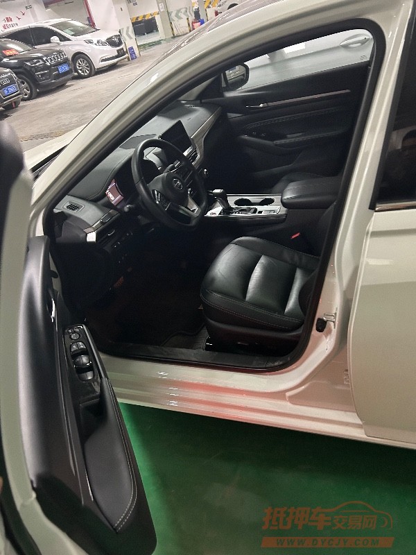 成都21年日产天籁2