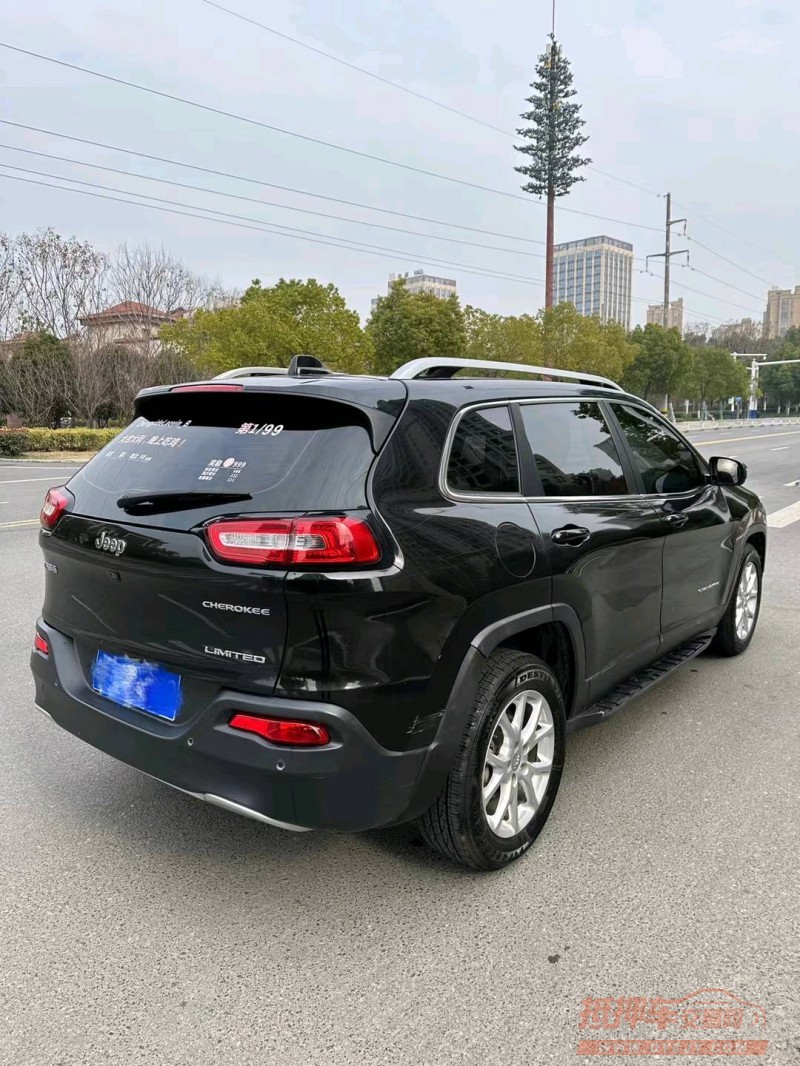 淮南17年Jeep自由光4
