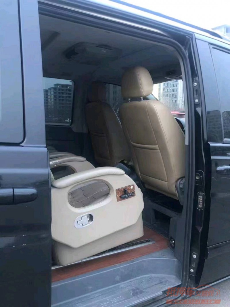 邢台13年奔驰威霆9
