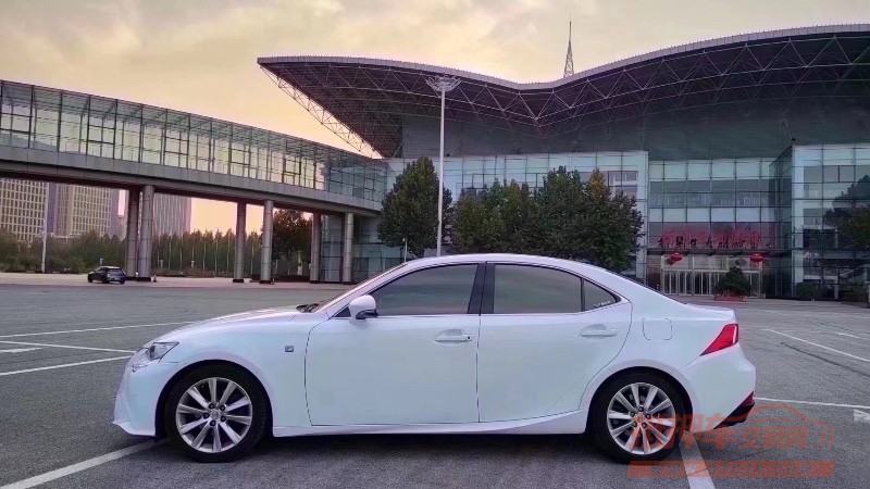 石家庄14年雷克萨斯IS5