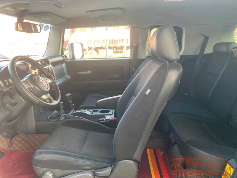 保定12年丰田兰德酷路泽5