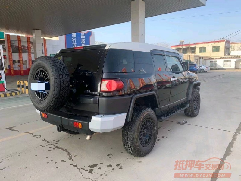 保定12年丰田兰德酷路泽8