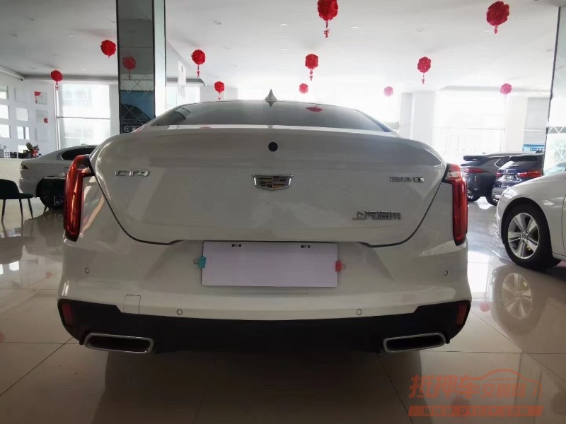 济宁21年凯迪拉克CT42