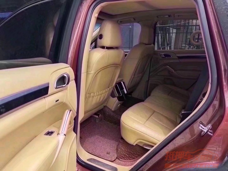 北京13年保时捷卡宴3