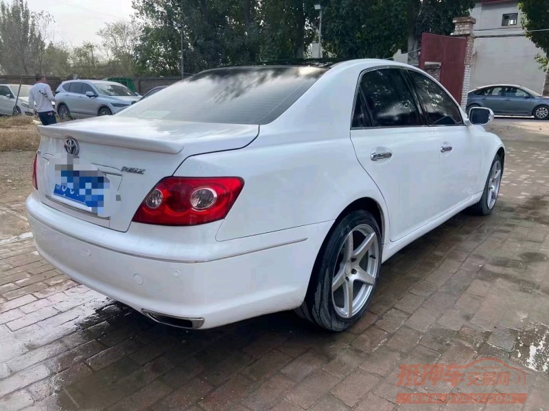 保定10年丰田锐志8