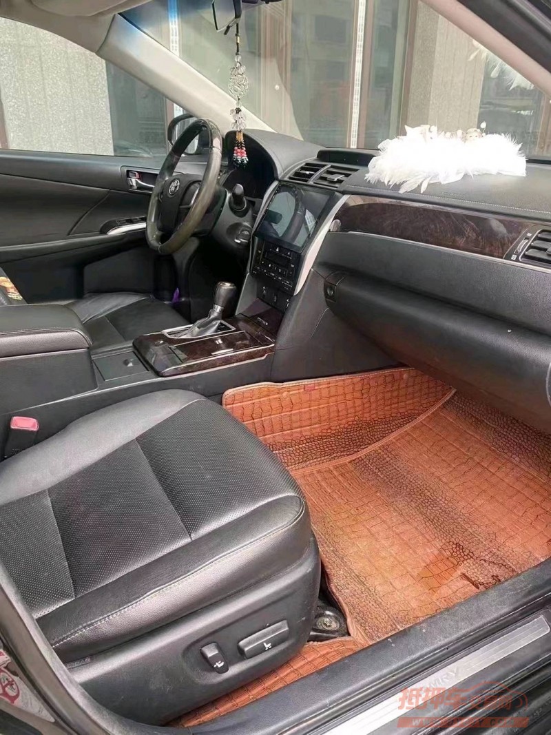 北京17年丰田凯美瑞5