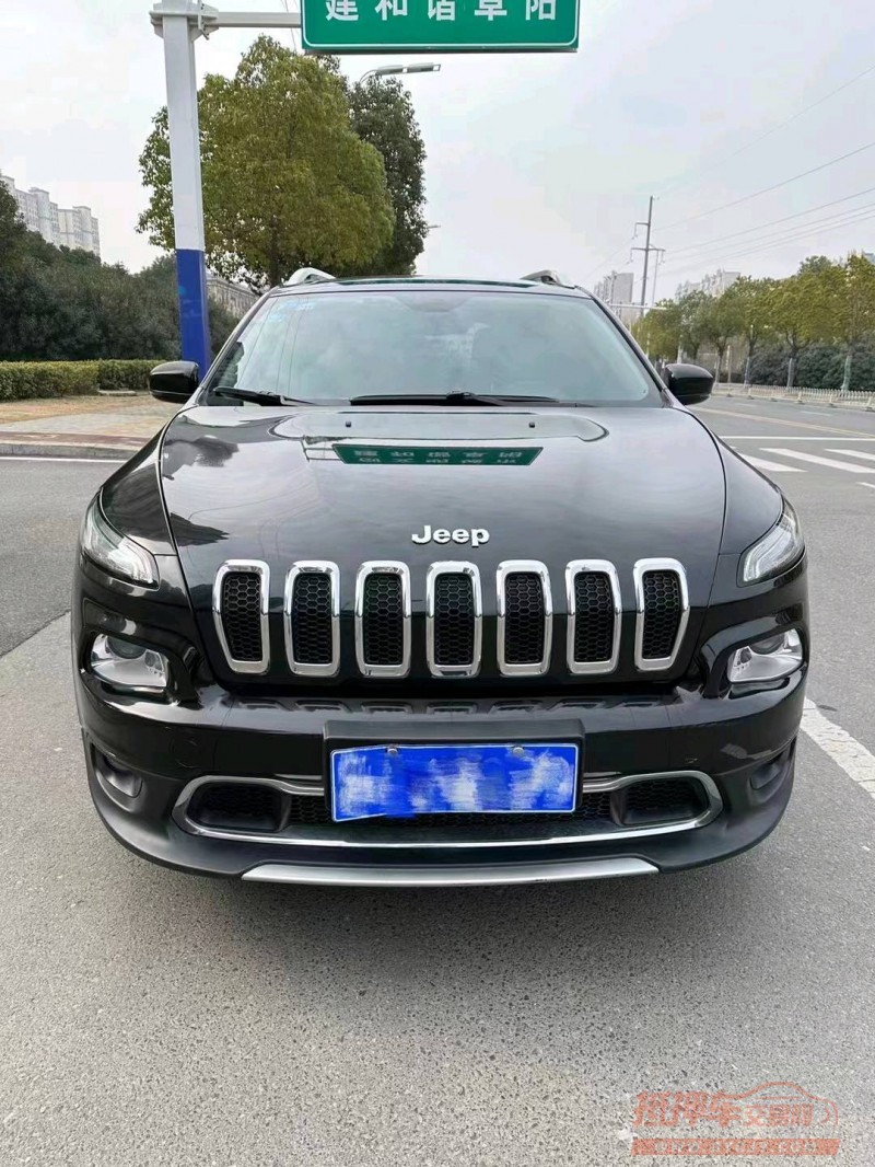 淮南17年Jeep自由光1