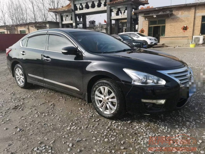 保定13年日产天籁3