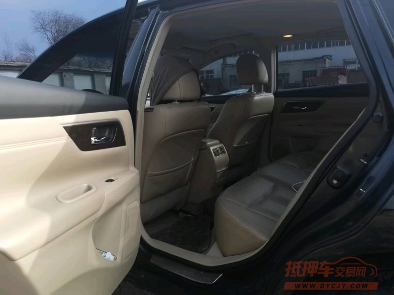 保定13年日产天籁7