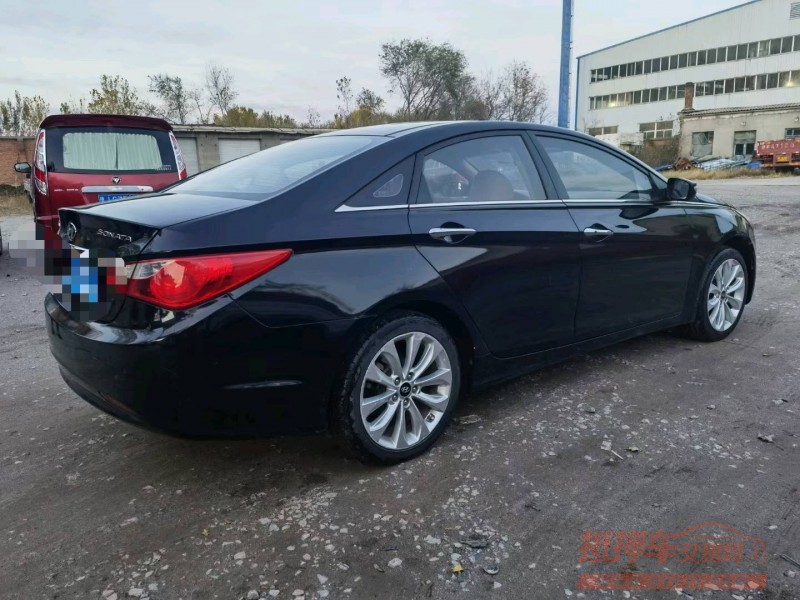 保定13年现代索纳塔八4